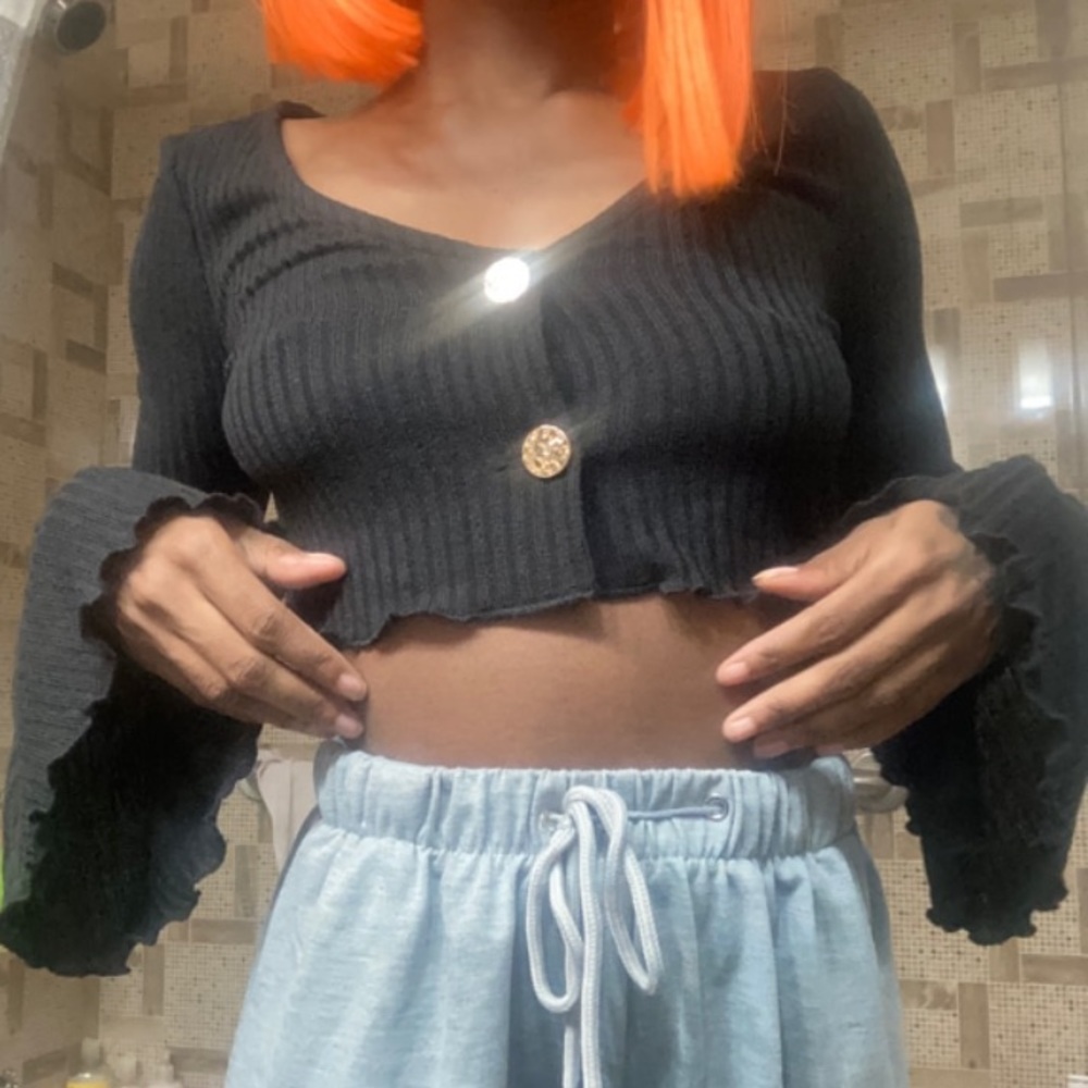 BELL SLEEVE CROPPED CARDIGAN
